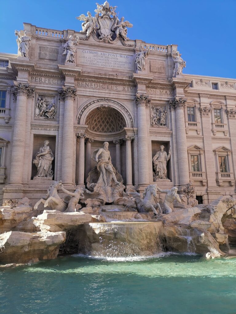 Rome things to do , Trevi fontain
