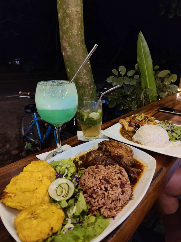 repas à la Côte Caraïbes Puerto Viejo