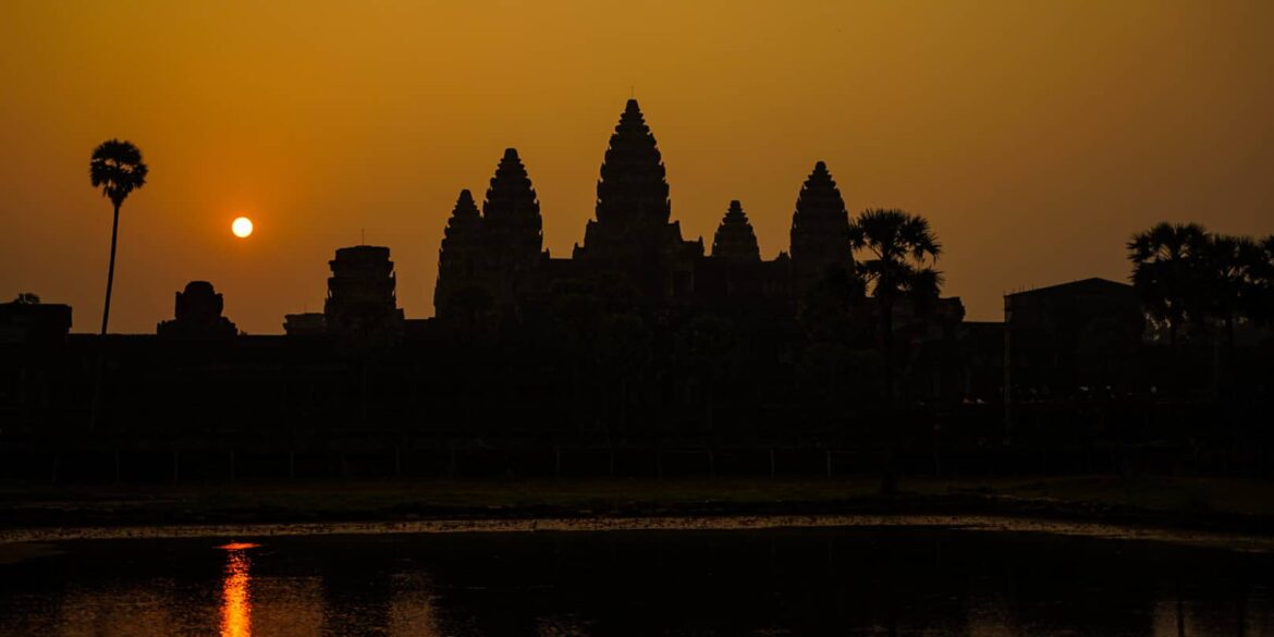 temple d'angkor au lever du soleil
