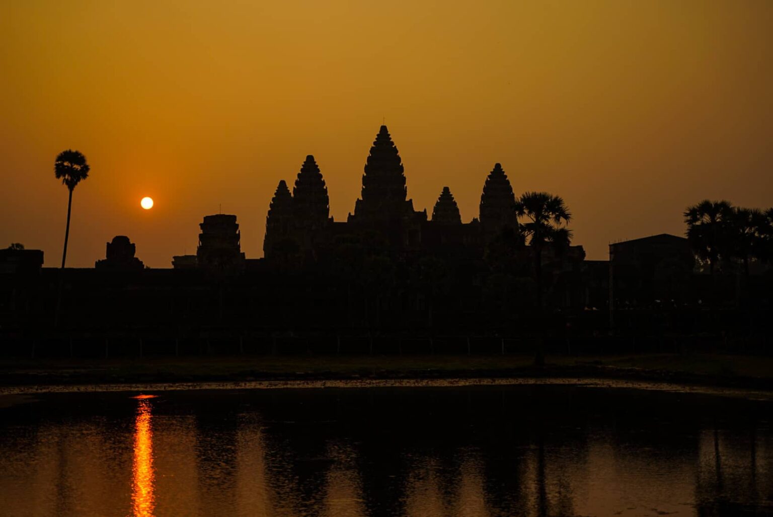 temple d'angkor au lever du soleil