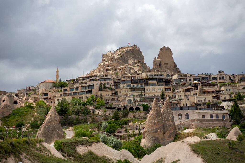 Randonnée dans la vallée des pigeons, Cappadoce - chateau d'Uchisar