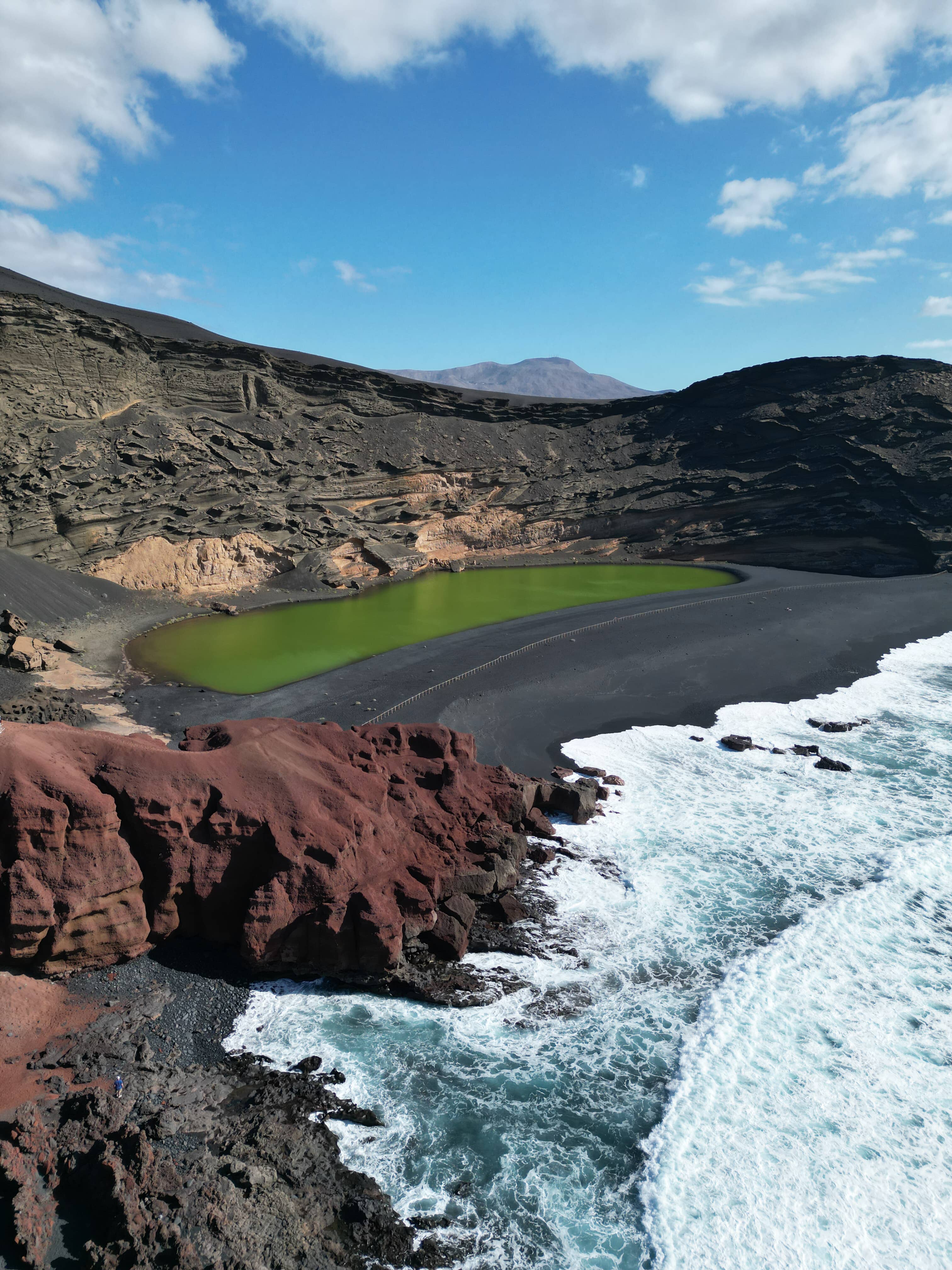 vue depuis le drone sur le lagon vert 