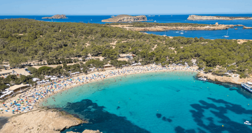 plage de cla bassa à ibiza