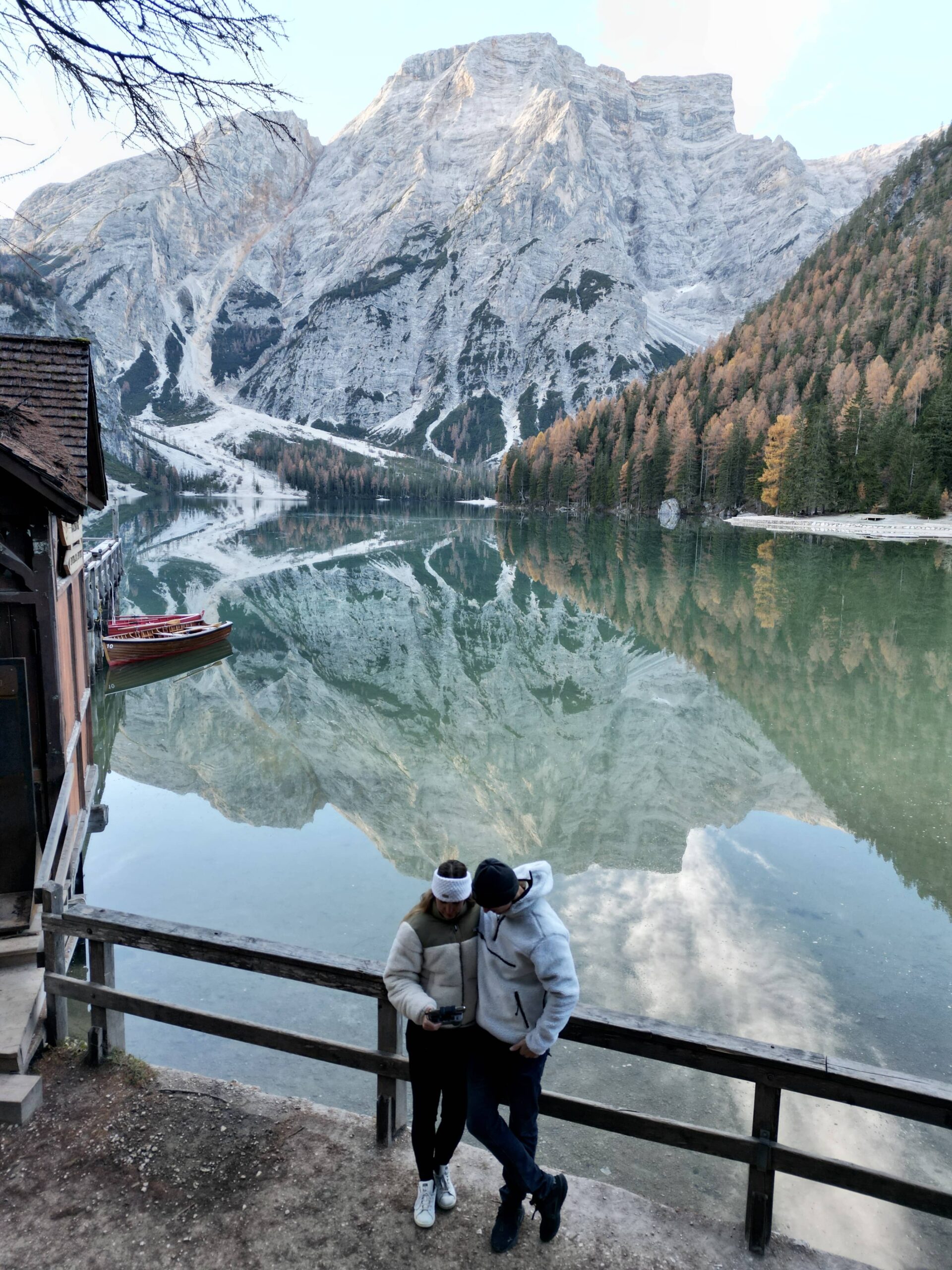 pose devant le lago di braies