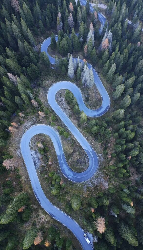 route serpentine dolomites