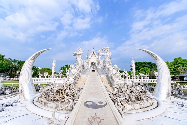 templs blanc chiang rai