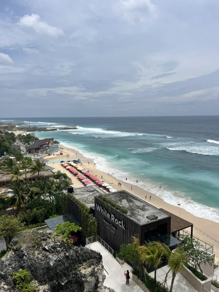 que faire : melasti beach uluwatu