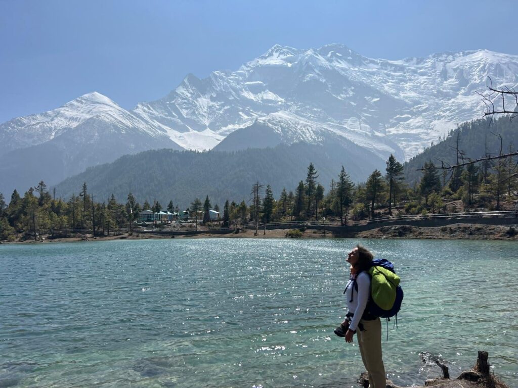 green lake nepal annapurna