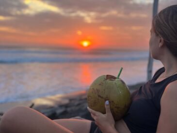 coucher de soleil et coco a canggu bali